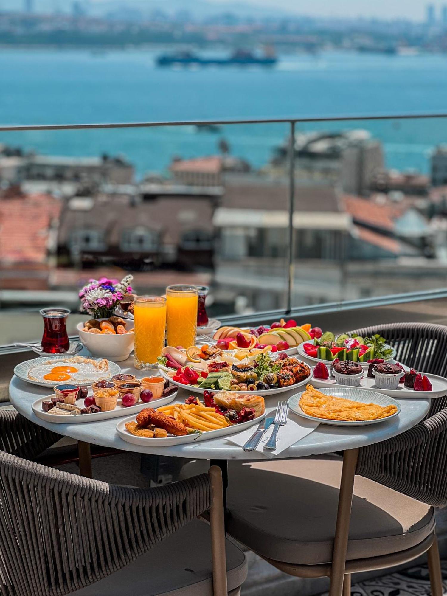 Meroddi Barnathan Hotel Istanbul Exterior photo